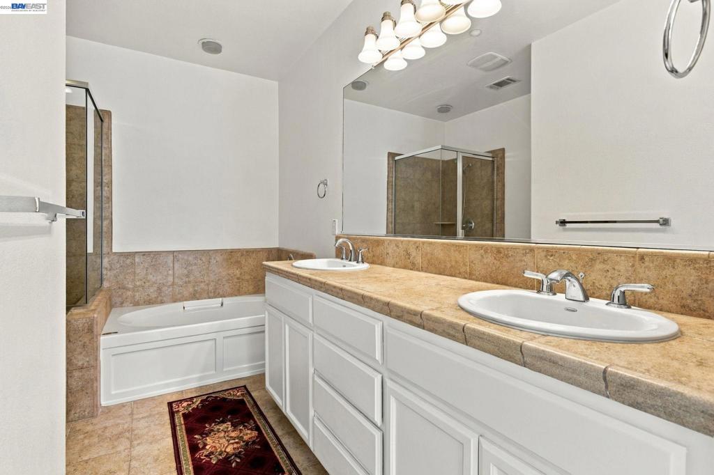4542 Chancery Ln Property Photo 25
