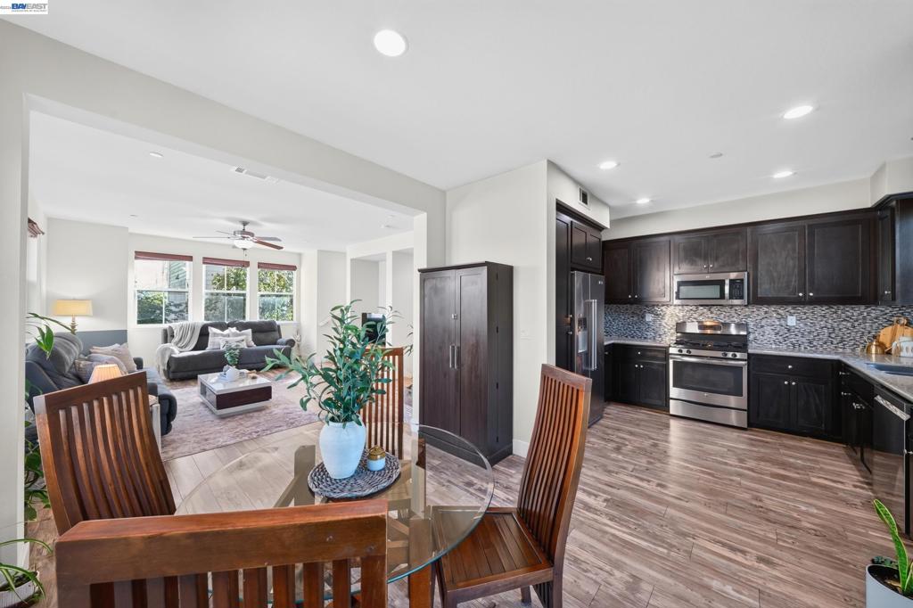 908 Arietta Dr Property Photo 14