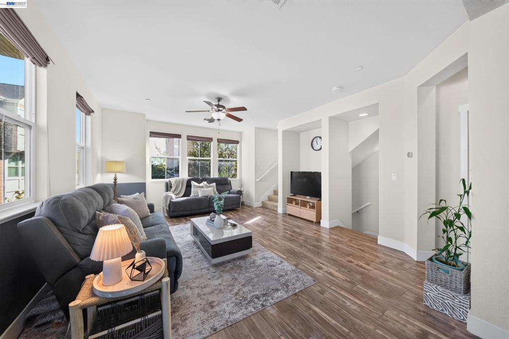 908 Arietta Dr Property Photo 18