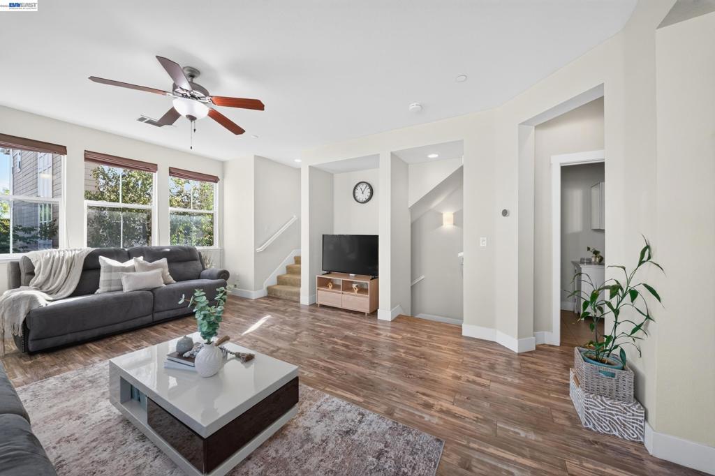 908 Arietta Dr Property Photo 25