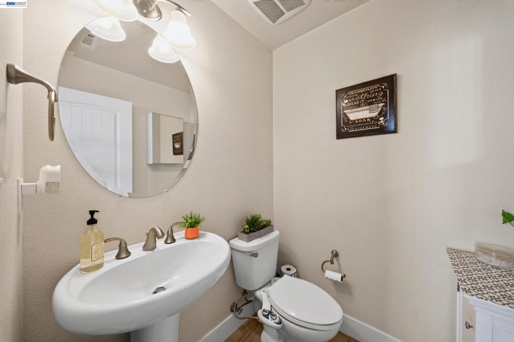 908 Arietta Dr Property Photo 26