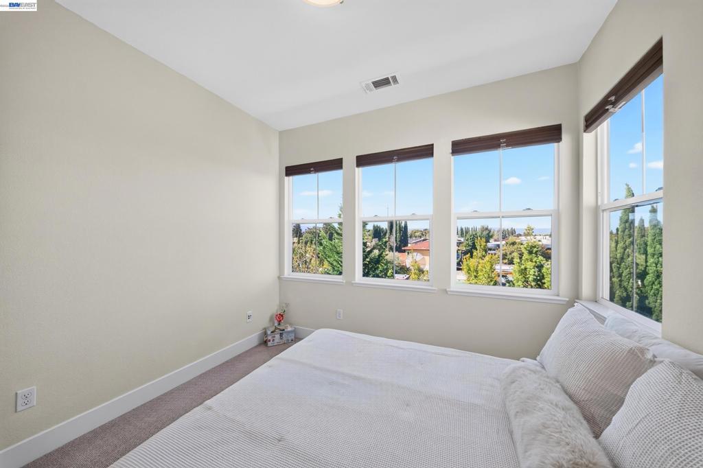 908 Arietta Dr Property Photo 33