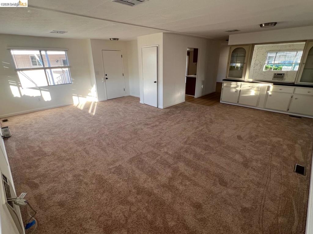 1150 W Winton Ave Property Photo 10