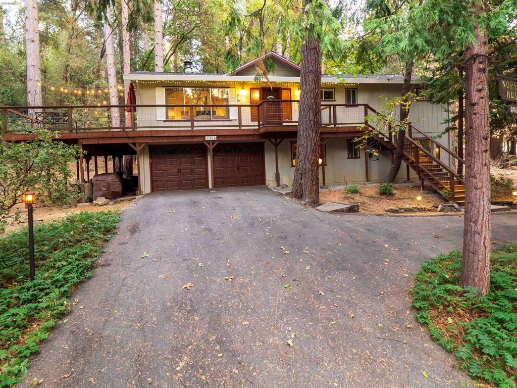17874 Lark Dr Property Photo 1