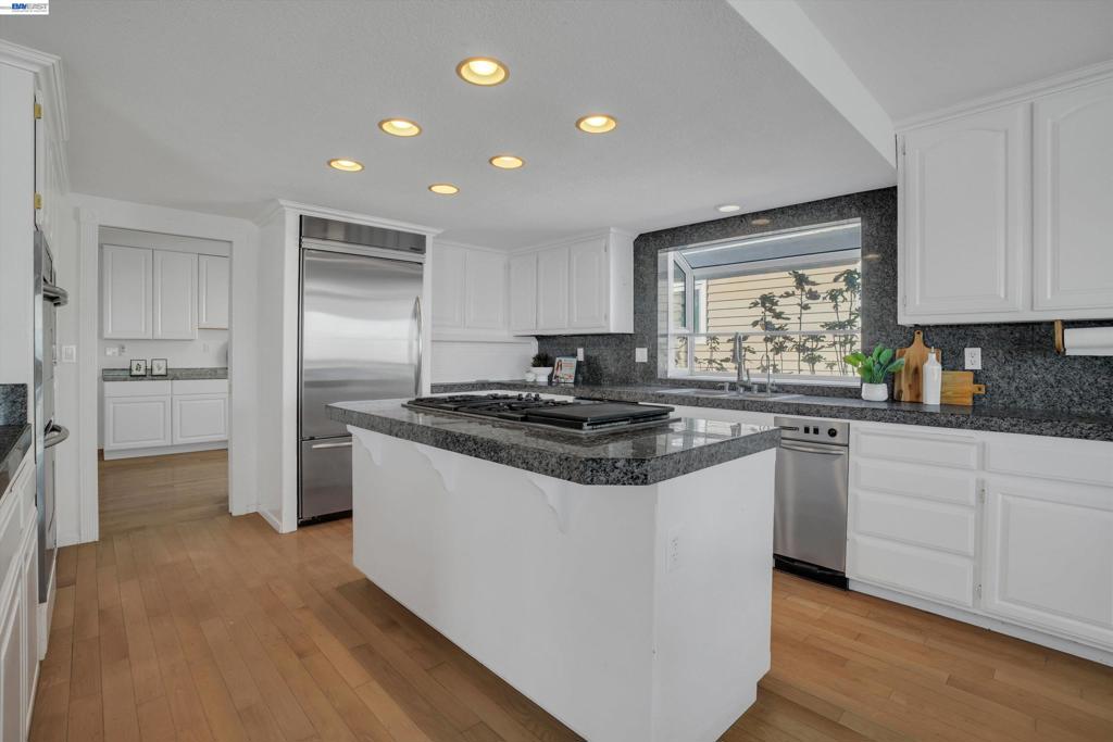 2019 Windward Pt Property Photo 4