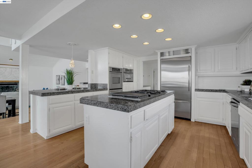 2019 Windward Pt Property Photo 6