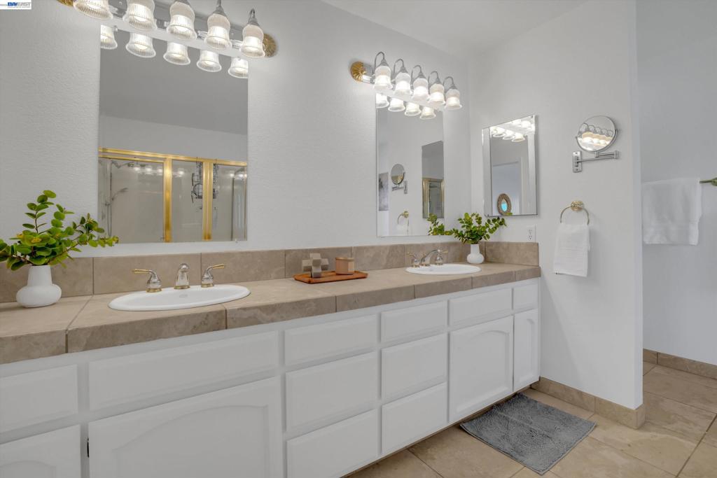 2019 Windward Pt Property Photo 16