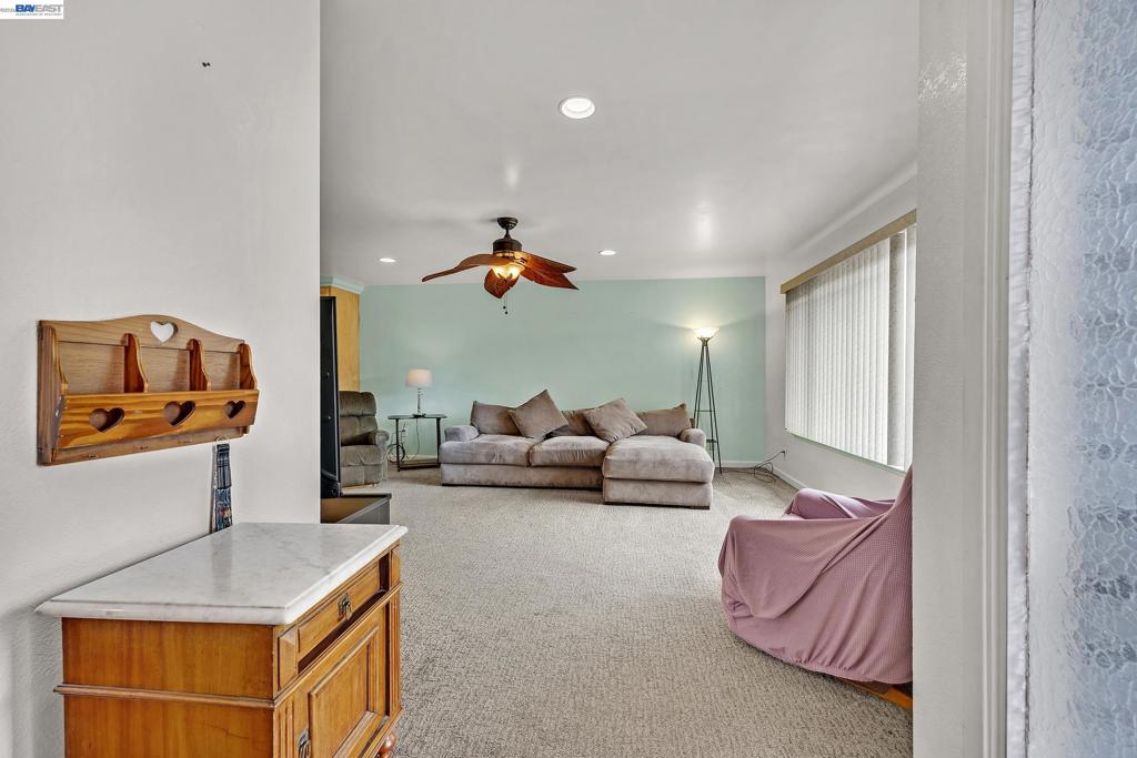 372 Monaco Ave Property Photo 6