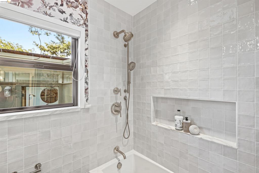 1051 Creston Rd Property Photo 17