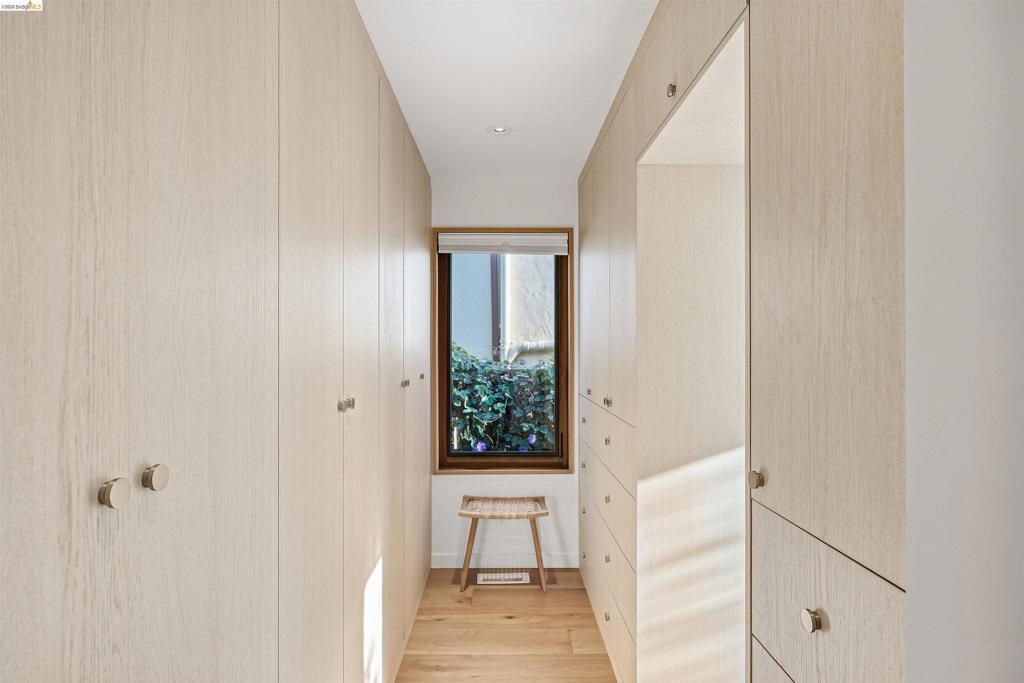 1051 Creston Rd Property Photo 21