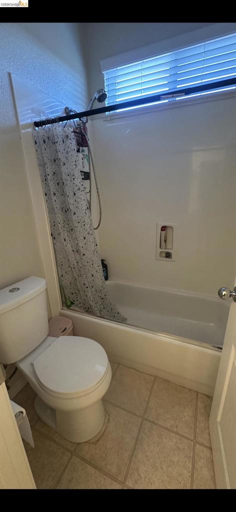 2396 Berkshire Ln Property Photo 24