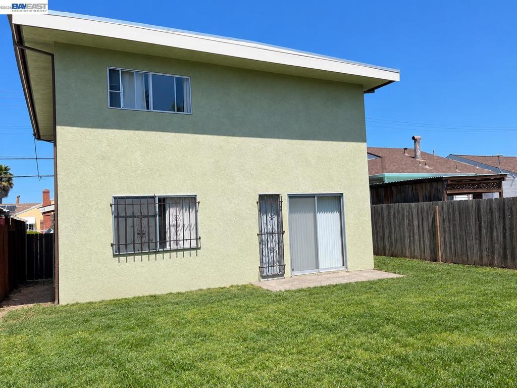 1302 103rd Ave Property Photo 7