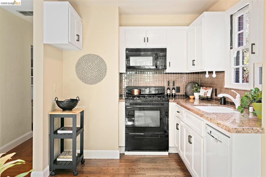 3938 Maybelle Property Photo 12