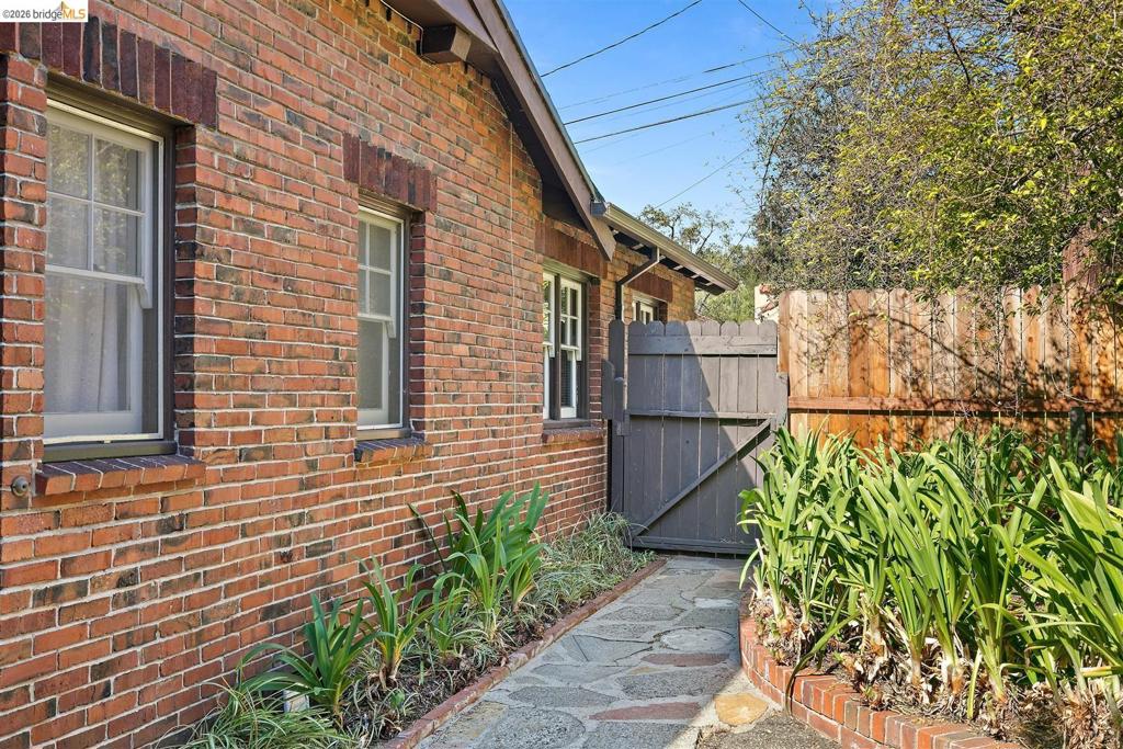 3938 Maybelle Property Photo 26