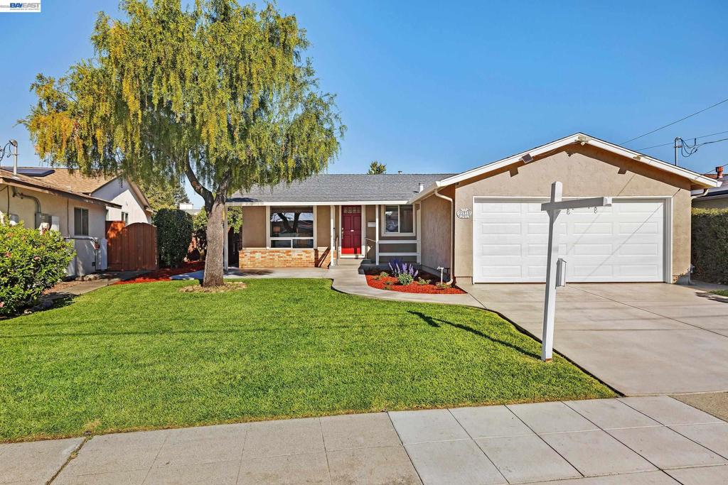 35914 Rosewood Dr Property Photo 1