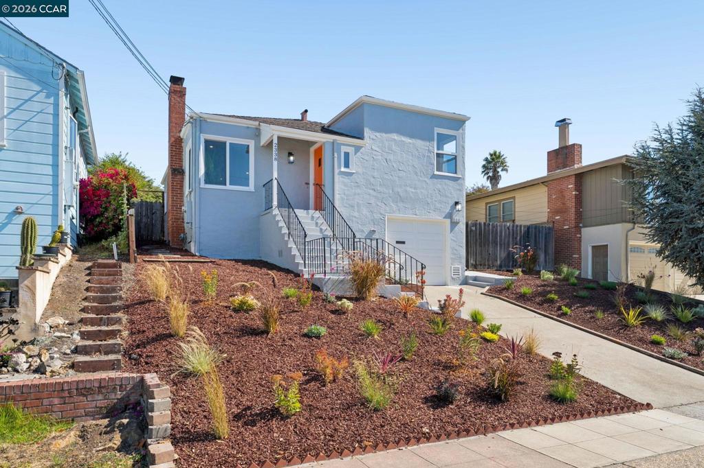 2338 Mono Ave Property Photo 5