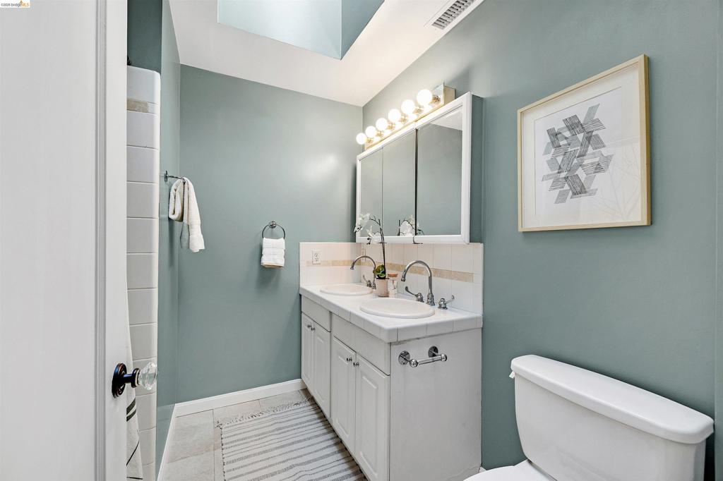 4326 Arden Pl Property Photo 9