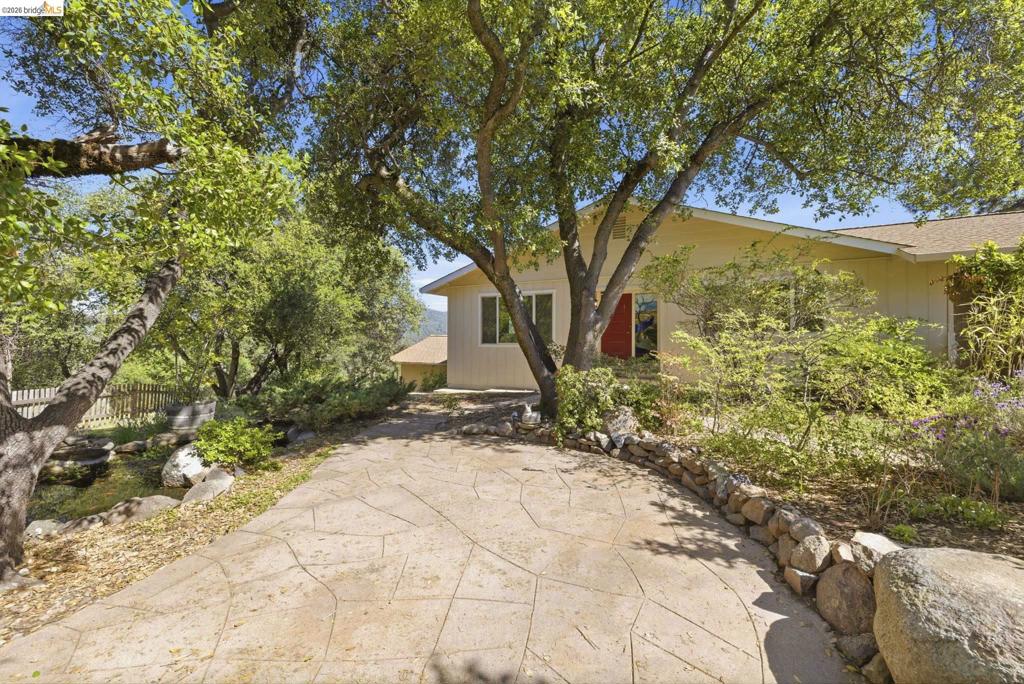 20948 Lynn Ln Property Photo 1