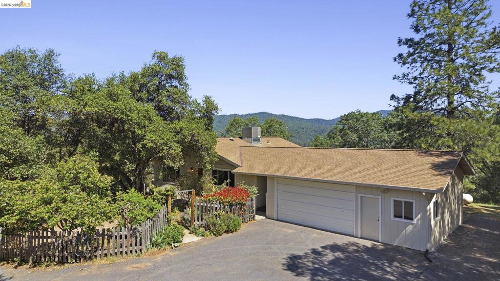 20948 Lynn Ln Property Photo 2