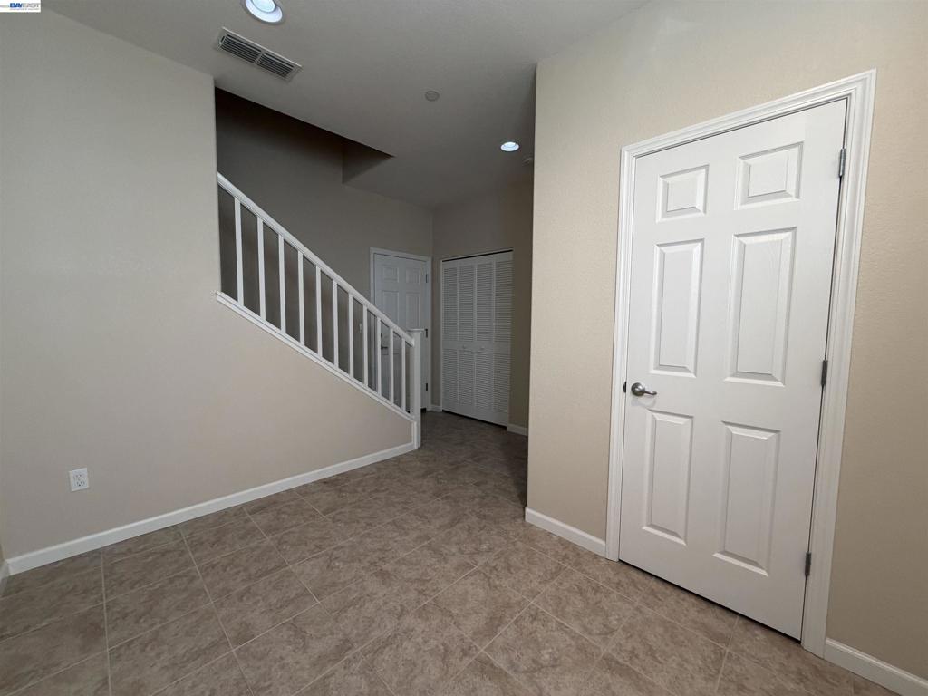 2139 Eva Street Property Photo 4