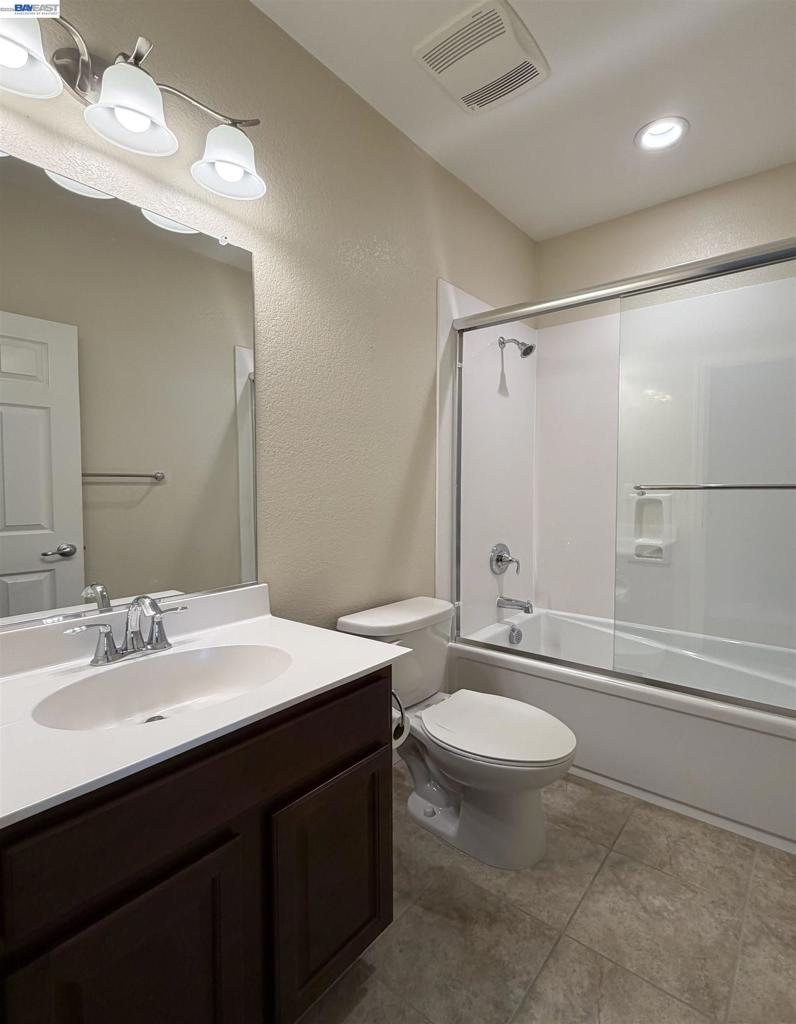 2139 Eva Street Property Photo 6