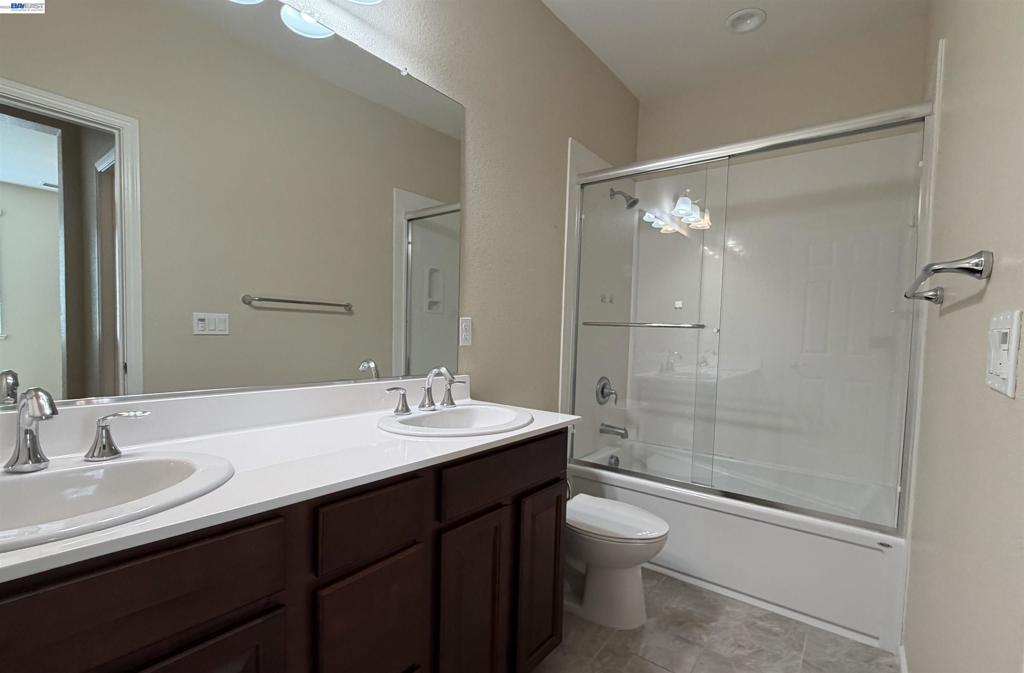 2139 Eva Street Property Photo 12
