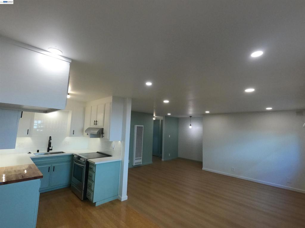 1124 Hollywood Ave Property Photo 3