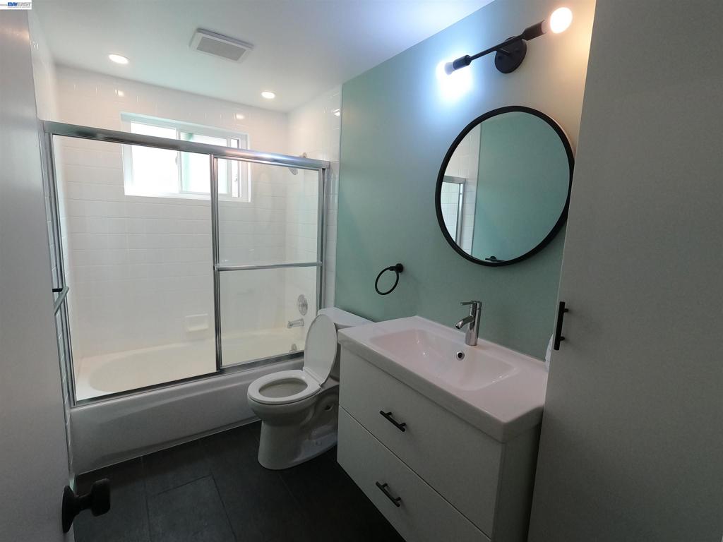 1124 Hollywood Ave Property Photo 10