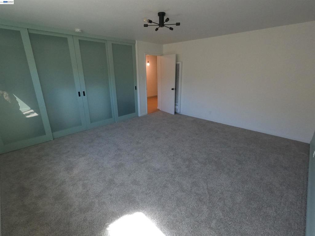 1124 Hollywood Ave Property Photo 11