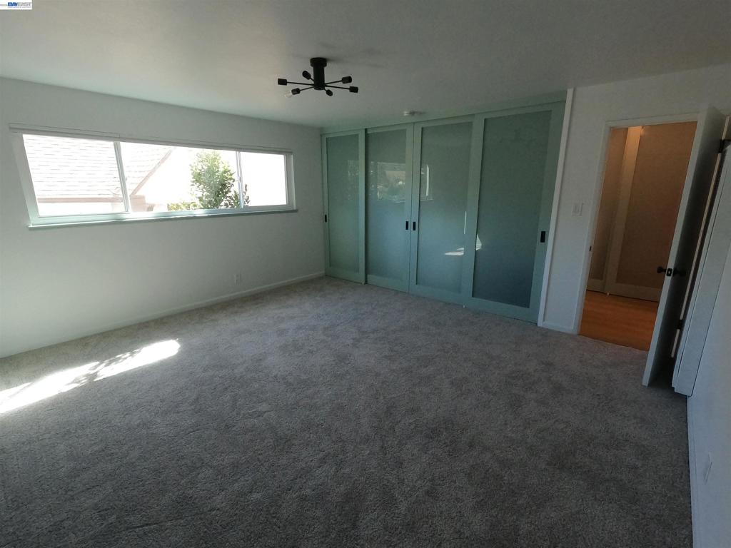 1124 Hollywood Ave Property Photo 12