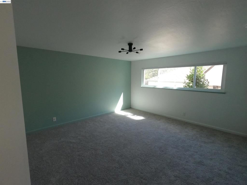 1124 Hollywood Ave Property Photo 14
