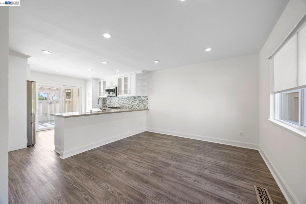 1257 Marina Circle Property Photo 11