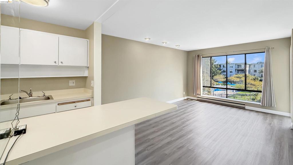 6 Commodore Drive C341 Property Photo 5