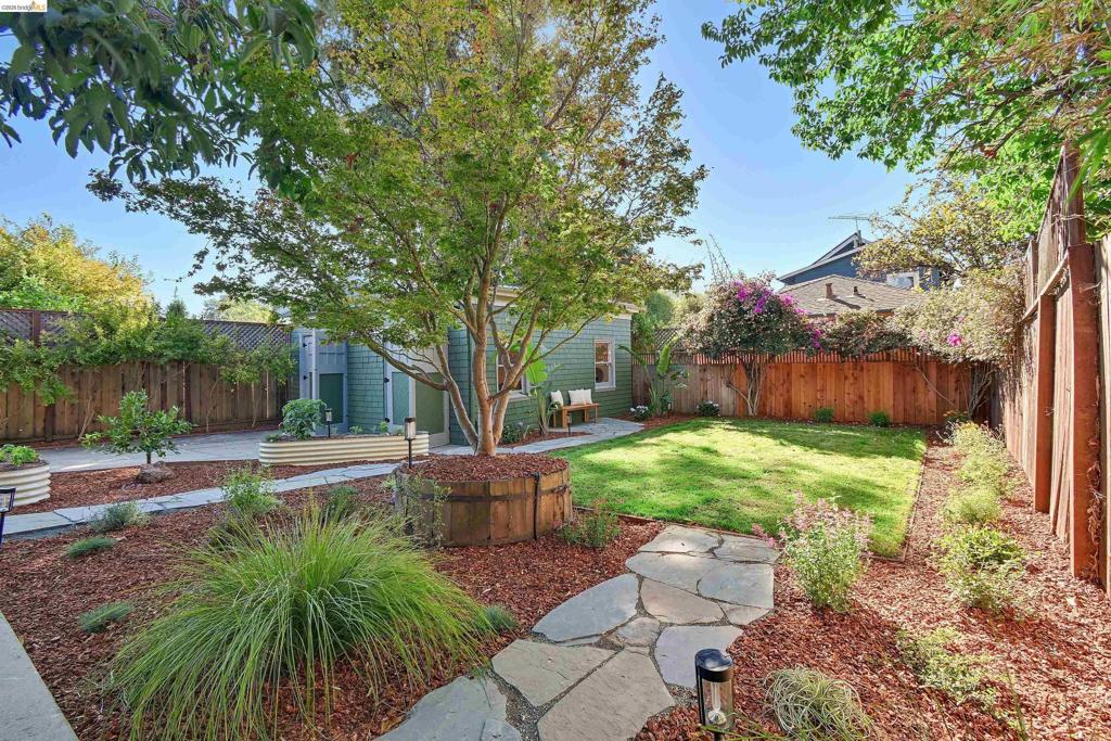 6417 Hillegass Ave Property Photo 37