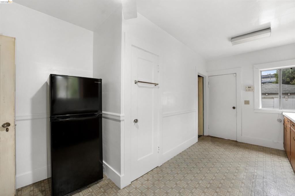 1924 Ward St Property Photo 29