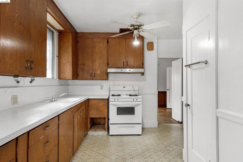 1924 Ward St Property Photo 30