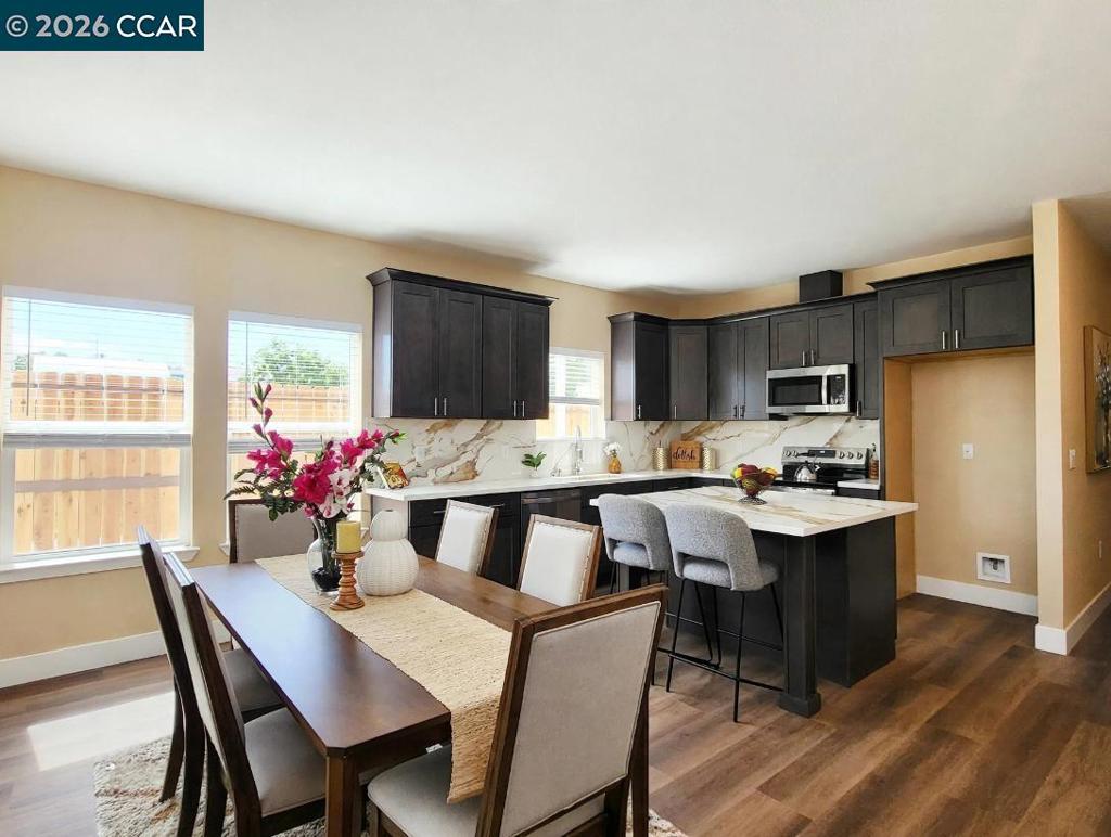 4528 Austin St Property Photo 6