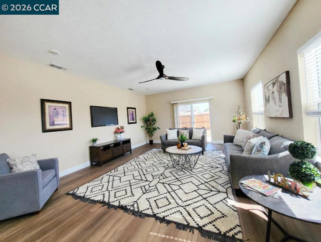4528 Austin St Property Photo 9