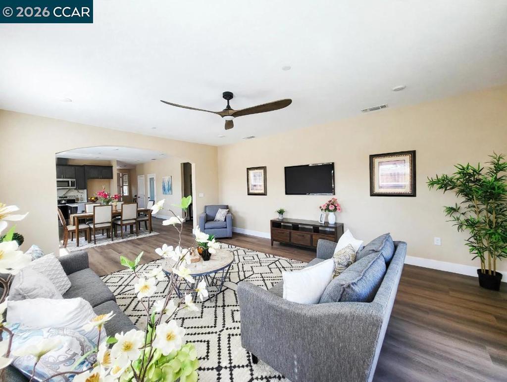 4528 Austin St Property Photo 11