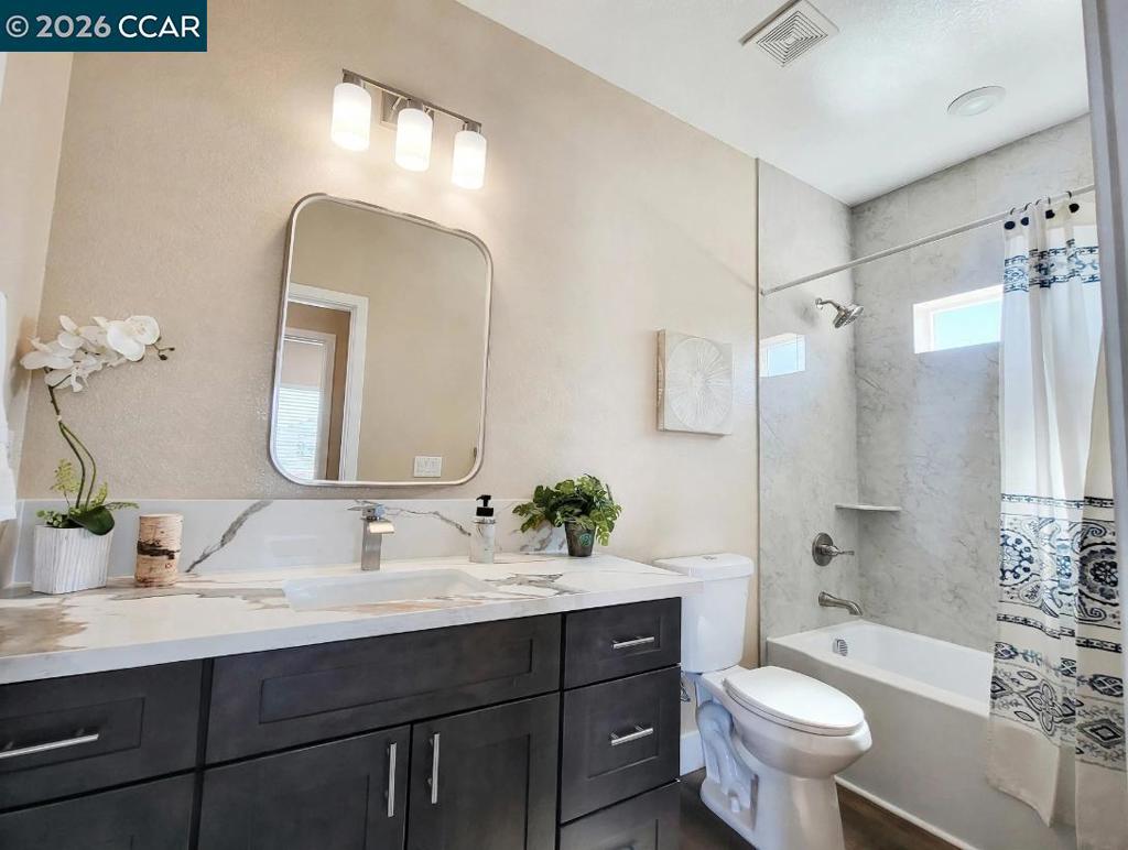 4528 Austin St Property Photo 21