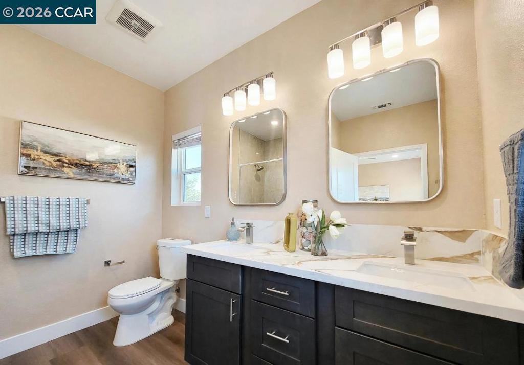 4528 Austin St Property Photo 22