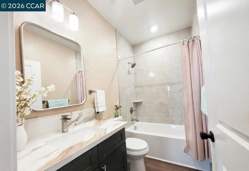 4528 Austin St Property Photo 24