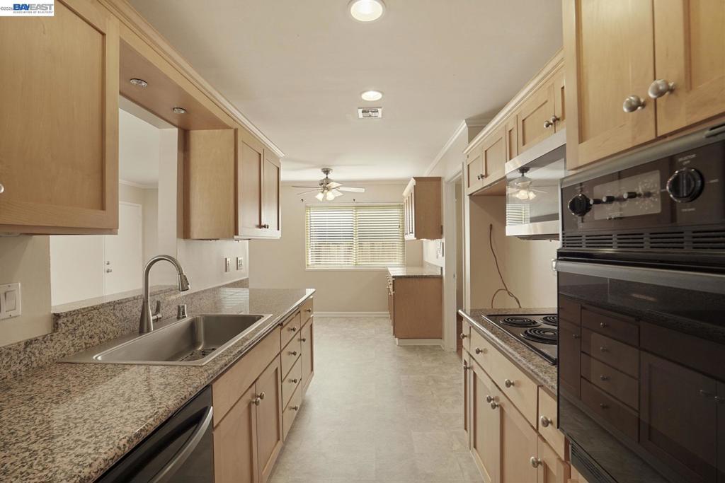2765 Kennedy St Property Photo 8