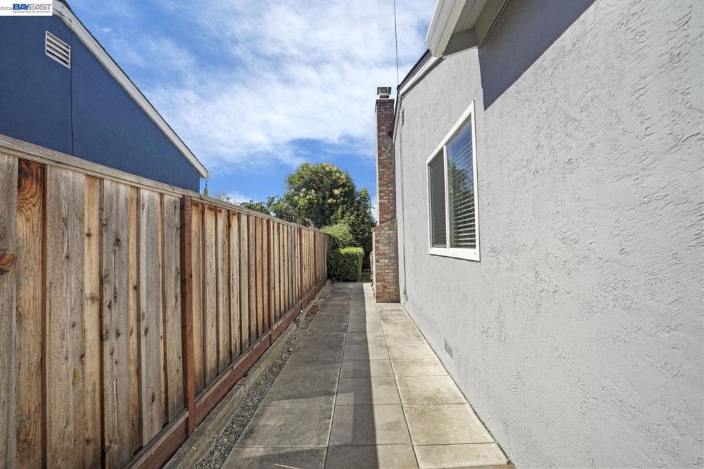 2765 Kennedy St Property Photo 40