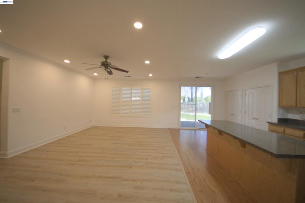 7 Diamondwood Ct Property Photo 6