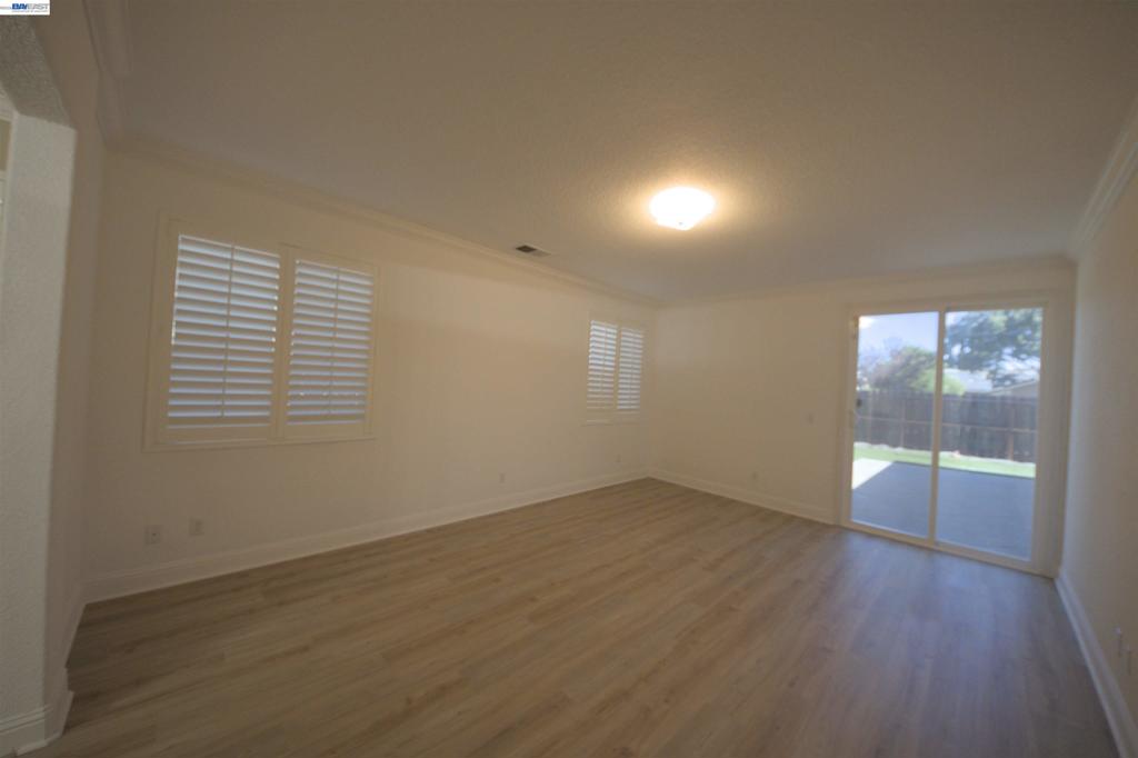 7 Diamondwood Ct Property Photo 13