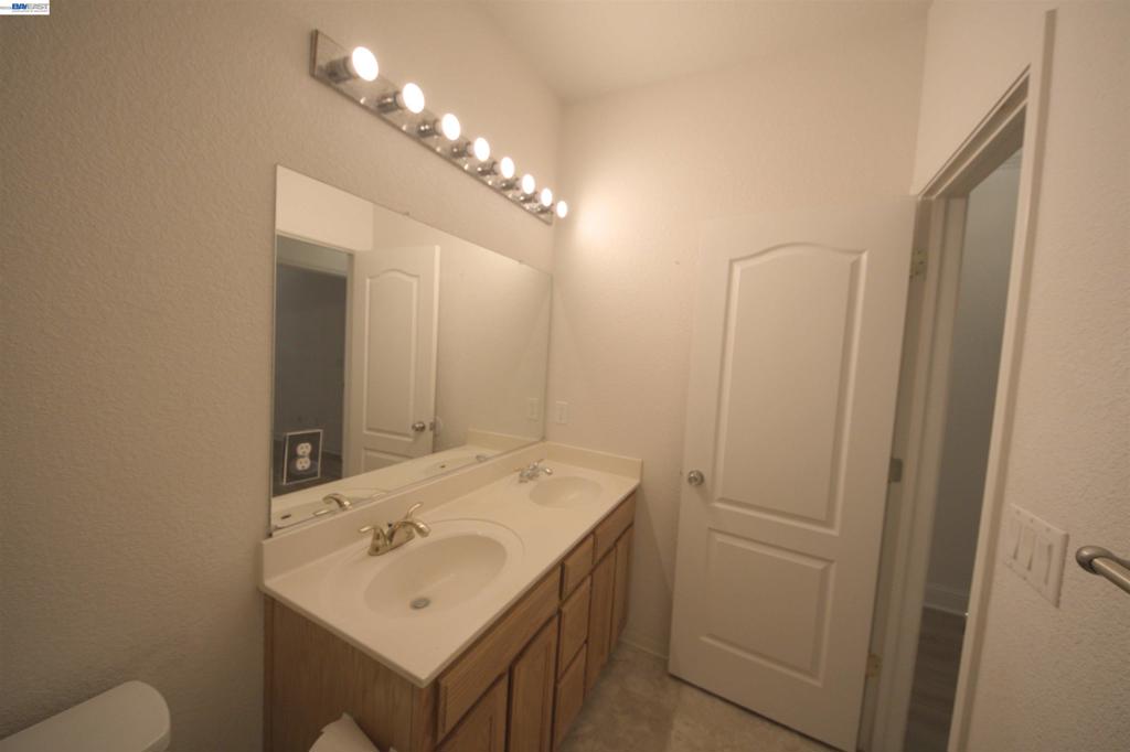 7 Diamondwood Ct Property Photo 27