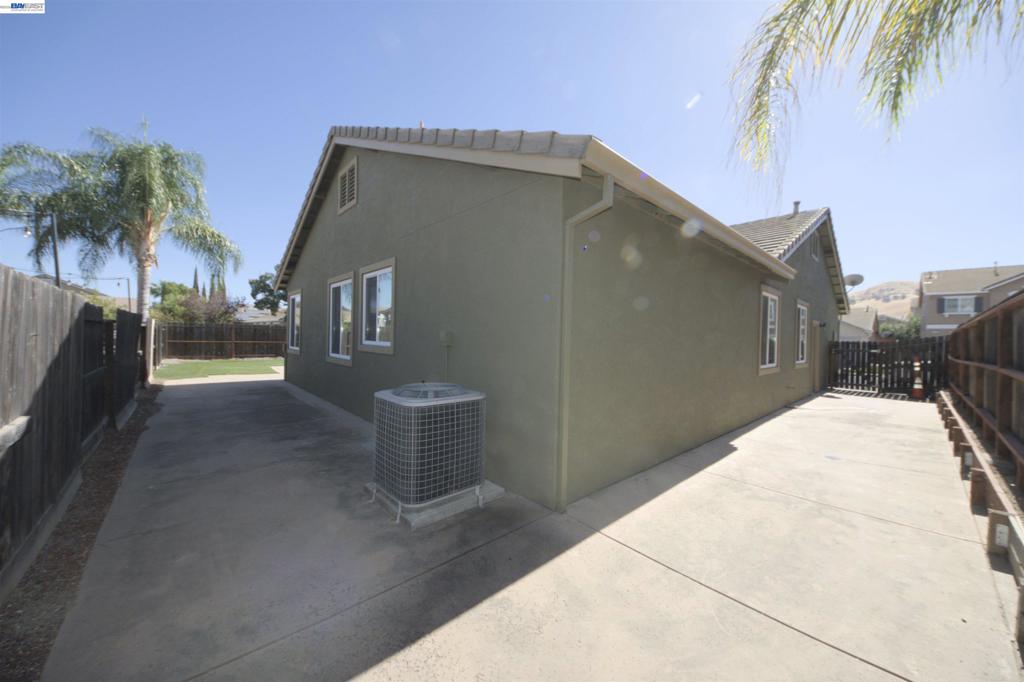 7 Diamondwood Ct Property Photo 42