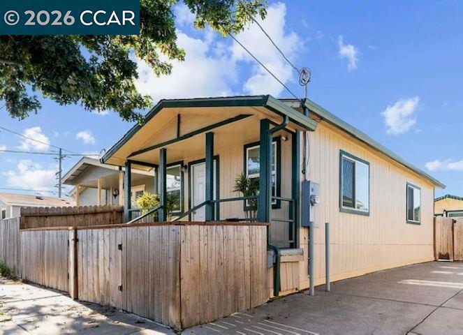 1319 Kelsey Property Photo 1