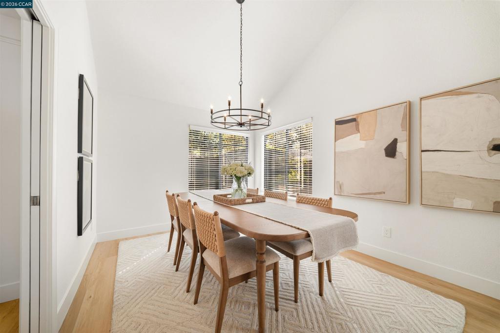 40 Saint Tropez Ct Property Photo 15